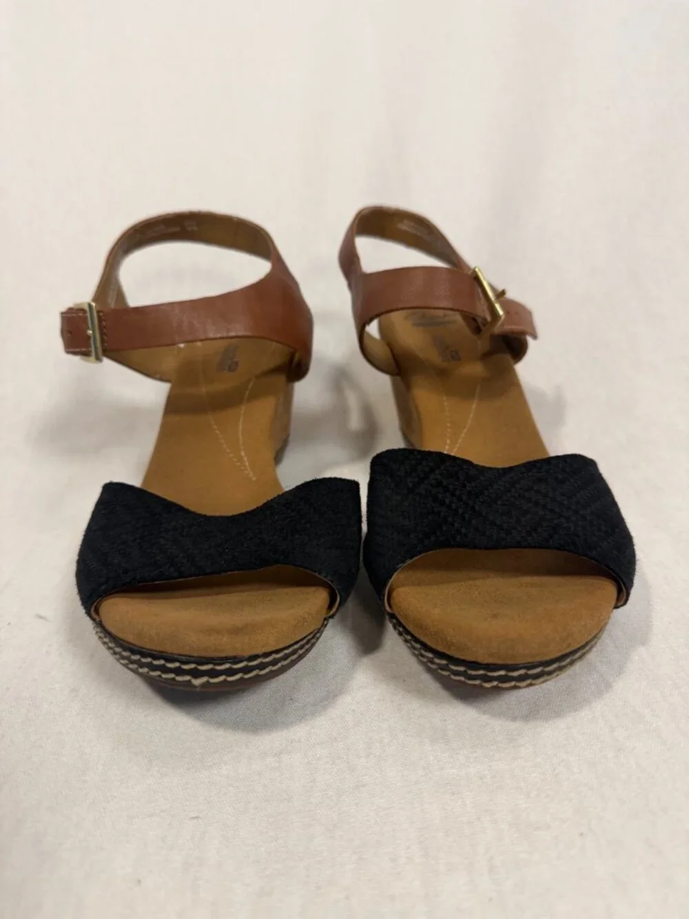 Clarks Collection Cushion Soft Ankle Strap Wedge Sandals – Women's Size 9.5M